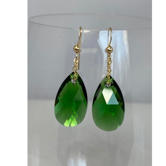 Rhema Jewels Swarovski Crystal Earring - Picture 6 of 16